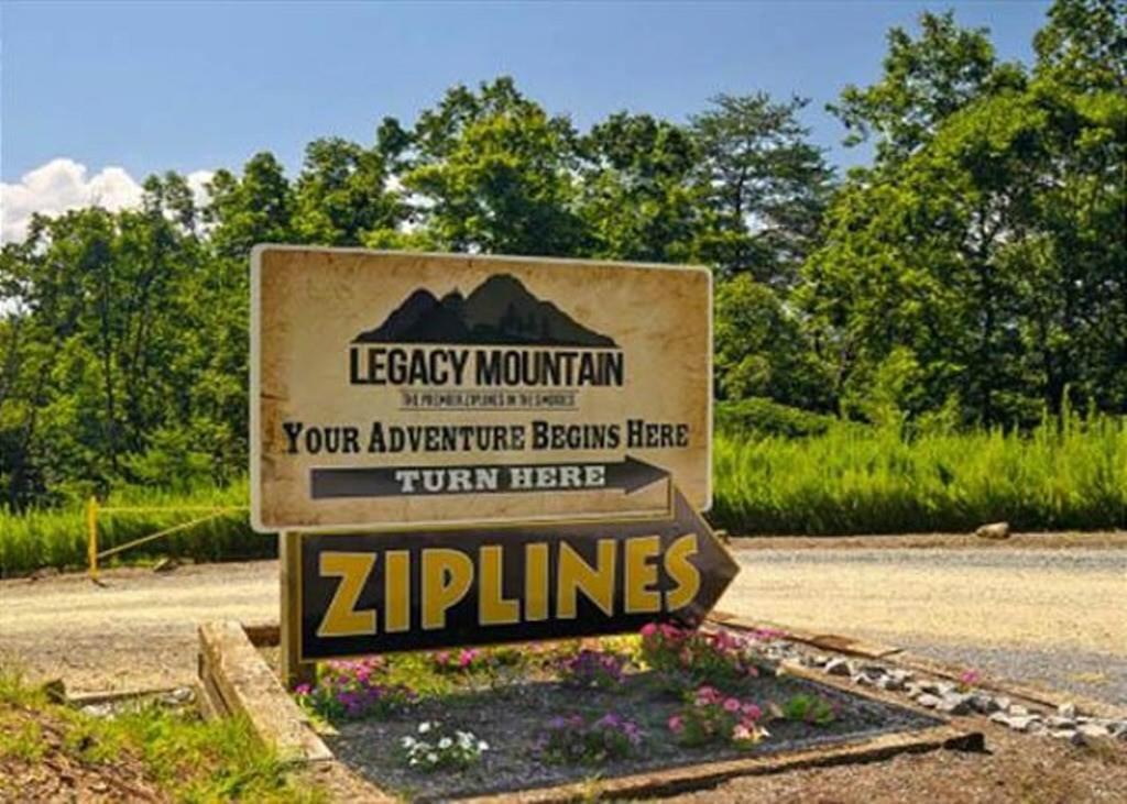 A Natural High Pigeon Forge Exterior photo