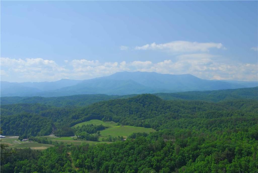 A Natural High Pigeon Forge Exterior photo