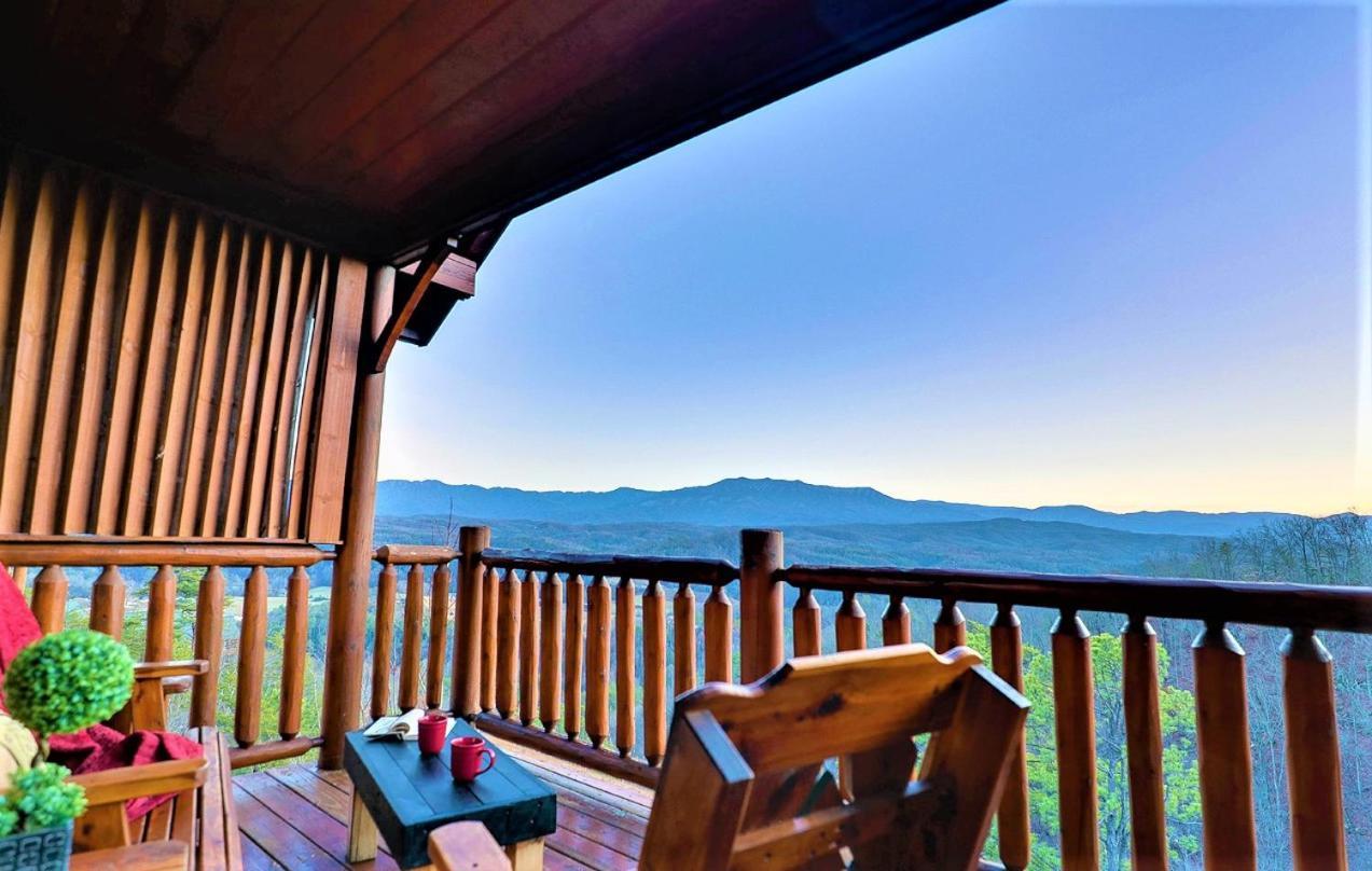A Natural High Pigeon Forge Exterior photo