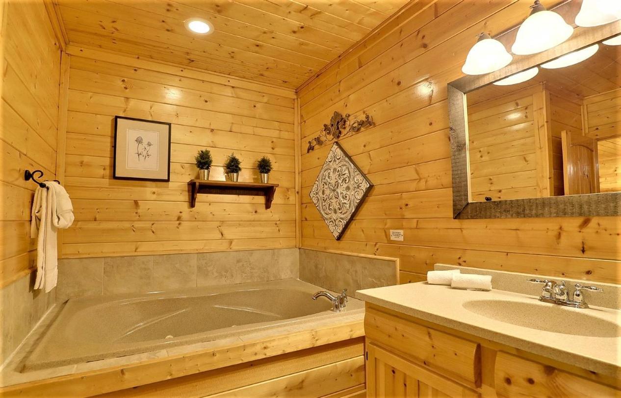 A Natural High Pigeon Forge Exterior photo